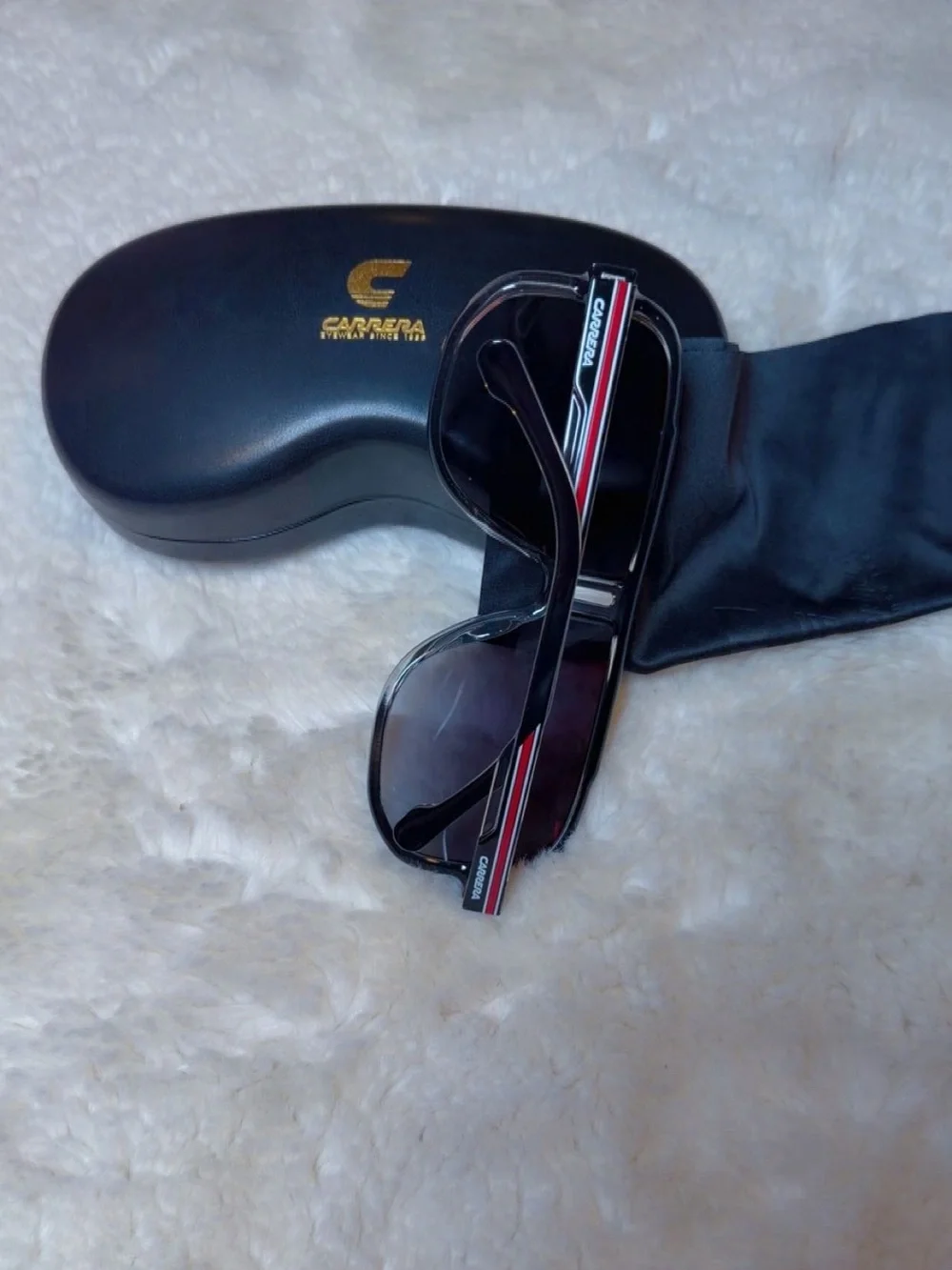 Oversized Black Gradient Lens Sunglasses with Case